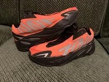 Yeezy — 12m- Yeezy 700 Mnvn - Lightly - With A Replacement Box — Sneaker — resale