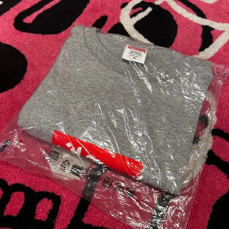 Supreme — Supreme Arabic Box Logo Tee – Heather – Size XL – New — streetwear — resale