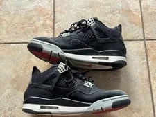 Size 10.5 - Jordan 4 Retro SE Mid 3