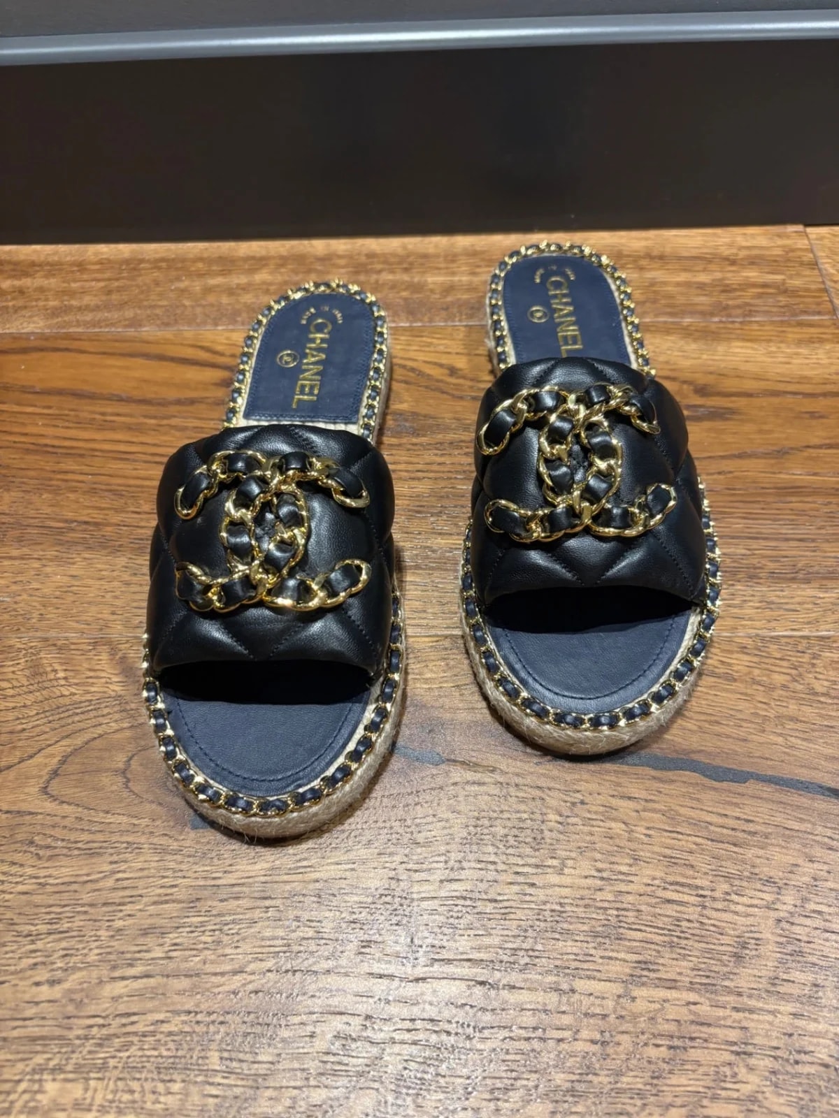 Chanel CC 3