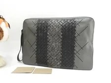 Bottega Veneta — Bottega Veneta Second S Excell — Handbag — resale