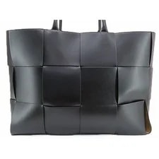 Bottega Veneta Maxi Large Arco 2