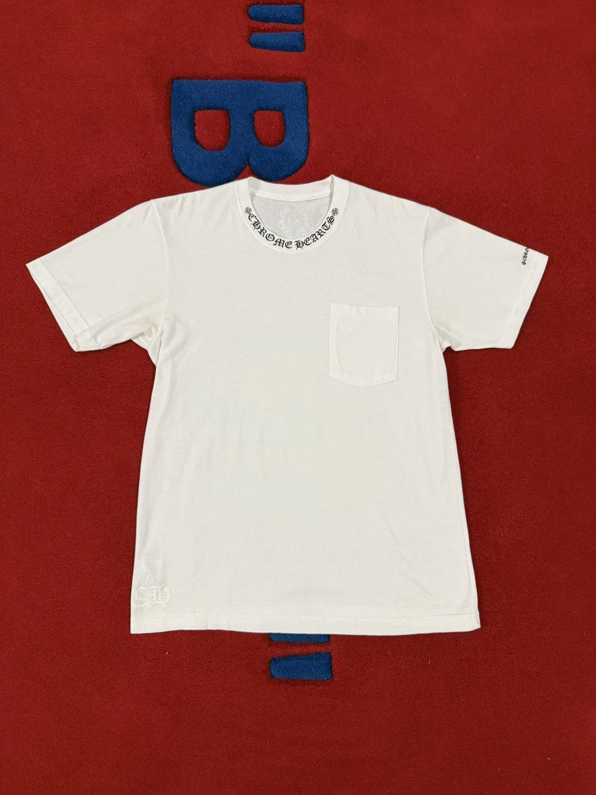 Chrome Hearts — Hearts Neck Logo Tee Size M Preowned — streetwear — resale