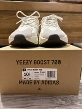 Yeezy Boost 700 10.5 Analog 3