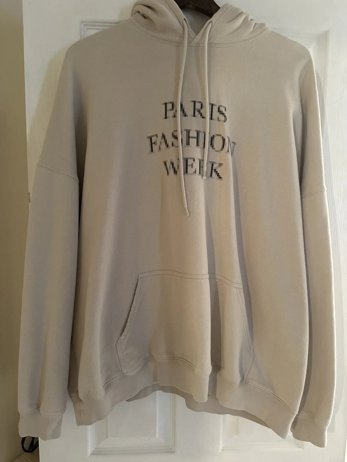 Balenciaga — Balenciaga Sweatshirt — streetwear — resale