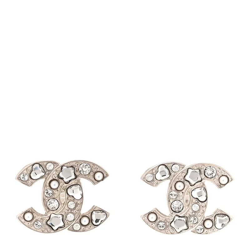 Chanel — Heart CC Clip on — Jewelry — resale