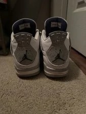 Jordan Air 4 ’s Mid-Top Lace-Up Jumpman 2