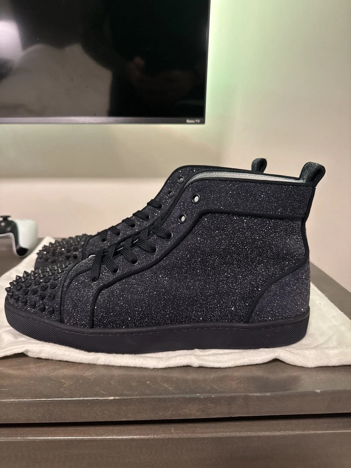 Christian Louboutin — Christian Louboutin Christian — Sneaker — resale