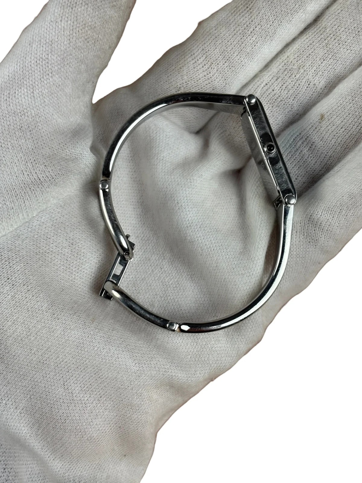 Gucci Light-Blue Dial Bangle 1500L 4
