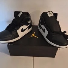 Air Jordan 1 Mid ’s Mid Top B/W