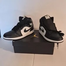 Air Jordan 1 Mid ’s Mid Top B/W 3