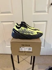 Yeezy — Yeezy 700 Mnvn Volt Phosphor — Sneaker — resale