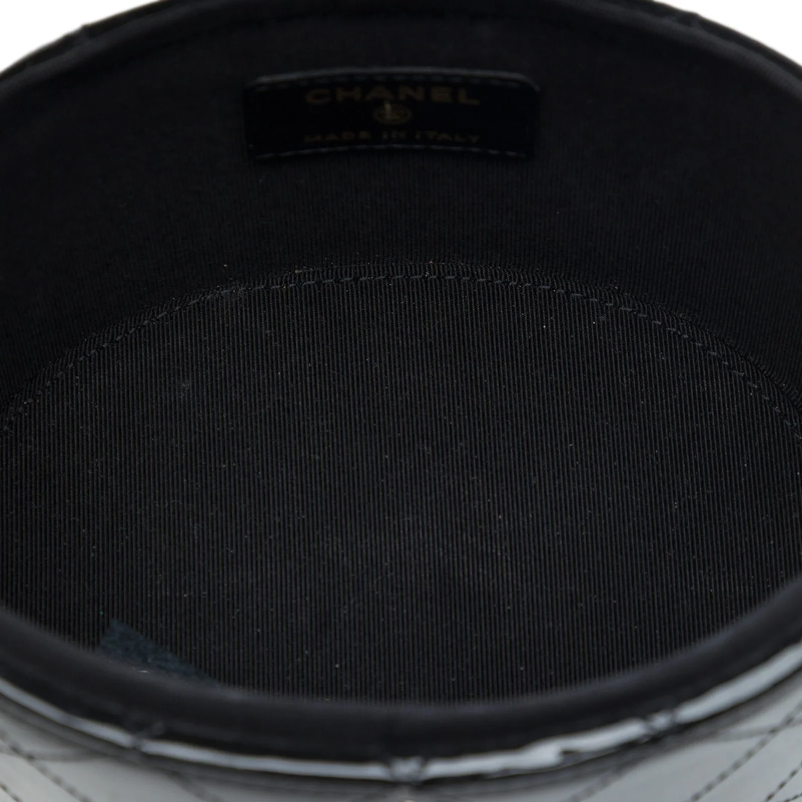 CC Round Vanity With Chain 4