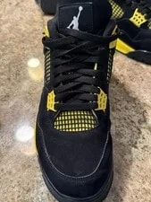 Jordan Air 4 Retro Thunders ’s 2