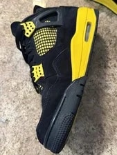 Jordan Air 4 Retro Thunders ’s 3