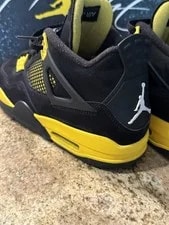 Jordan Air 4 Retro Thunders ’s 4