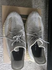 Yeezy 350 V2 Non-reflective 2