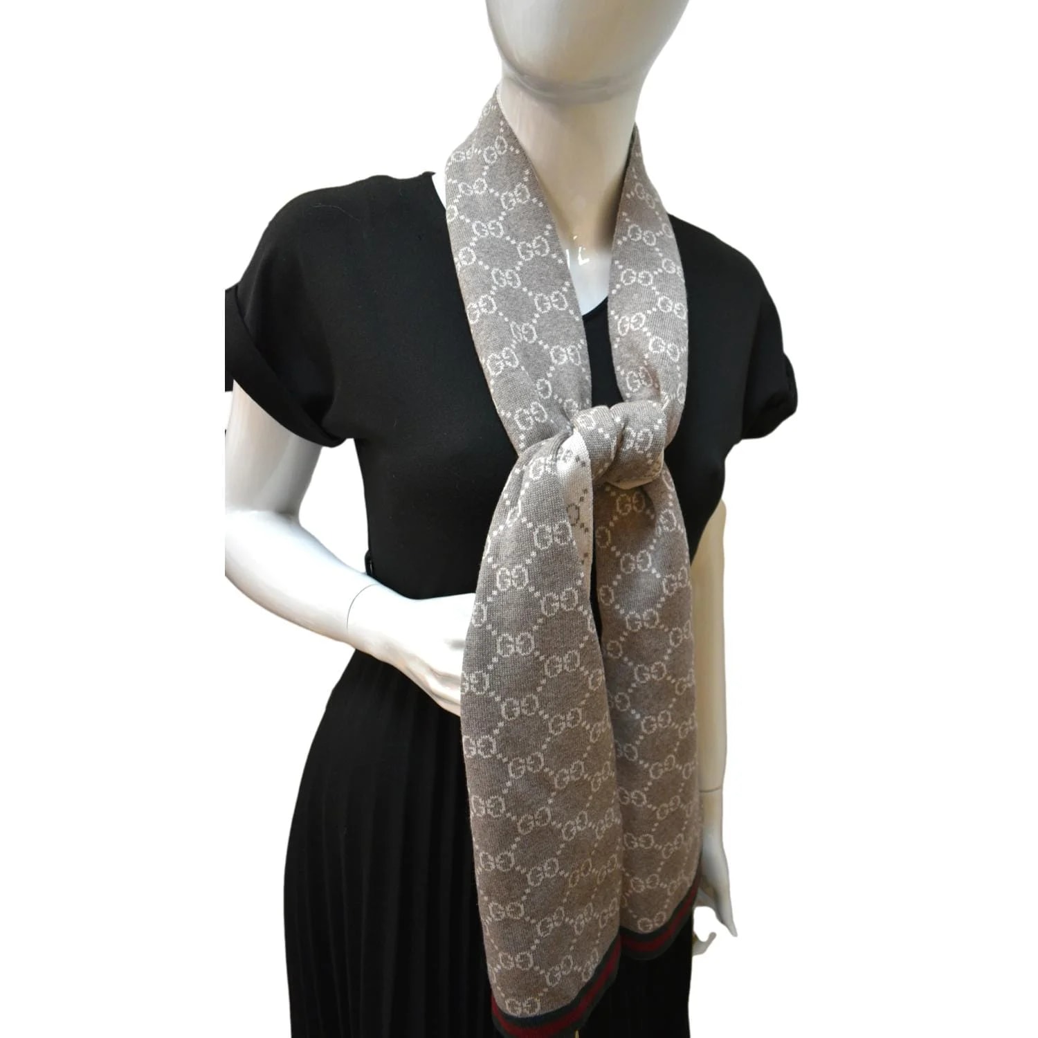 Gucci GG Scarf Light 325806 2