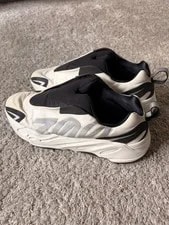 Yeezy 700 Mnvn Laceless Analog IG4798 Low Top Slip-On - NO BOX 2