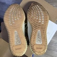 Yeezy Size 11 US Good Condition 4