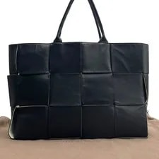 Bottega Veneta — 【 】Excellent Condition Bottega Veneta Maxi Small Arco — Handbag — resale