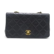 Chanel — Chanel Matelass 19 Turn Lock Full Flap Chain la — Handbag — resale
