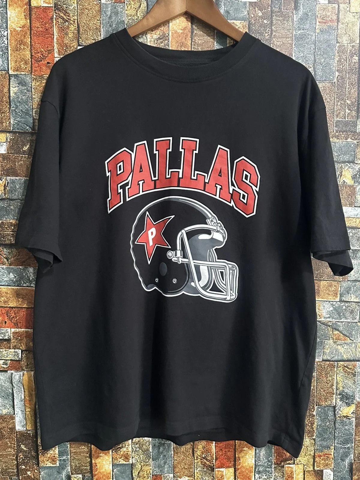 Palace — Palace Pallas Graphic Tee — streetwear — resale