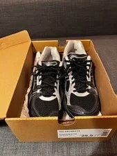 7.5US Asics Gel-Kayano 14 3