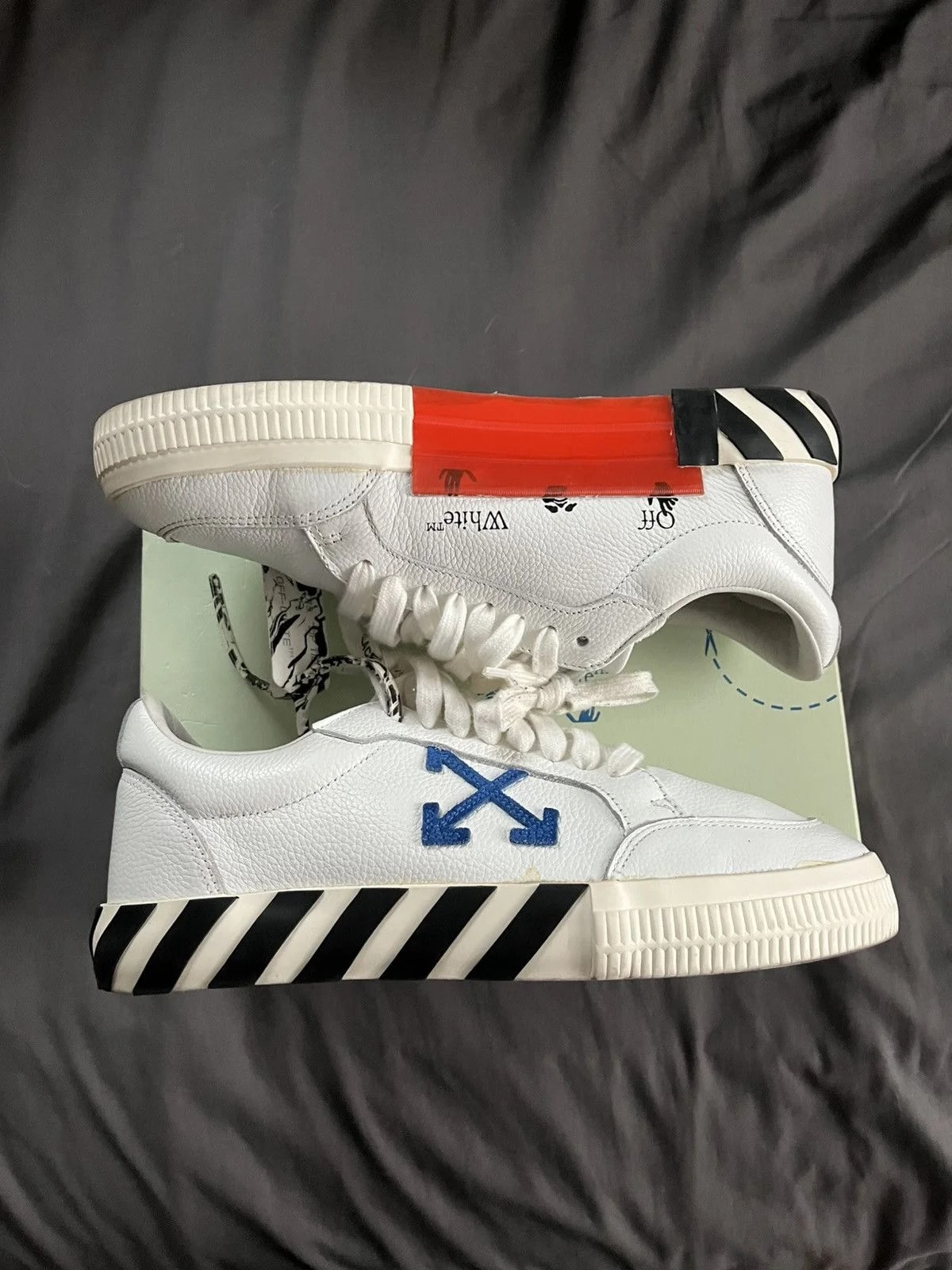 Off-White — Off-White Vulcanized — Sneaker — resale