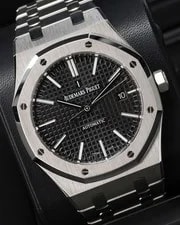 Audemars Piguet — Audemars Piguet Royal Oak Selfwinding [2018 Complete] 41MM Black Dial Stainless — Watch — resale
