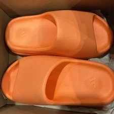 Yeezy — Yeezy Slide Enflame UK 5 — Sneaker — resale