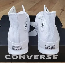 Converse Size 8.5 Chuck Taylor All Star Lugged 2.0 High Top NEW Box 4