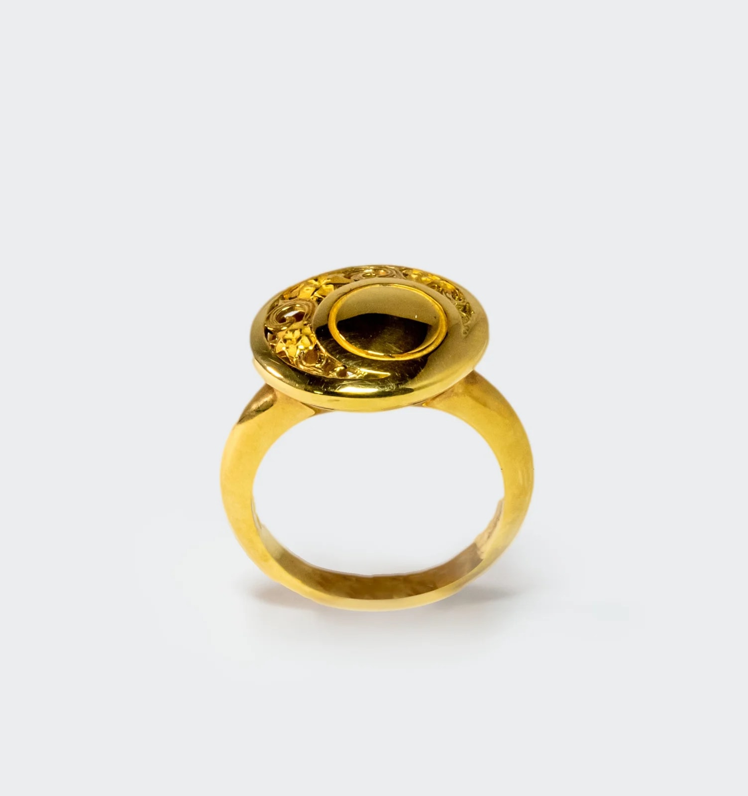 Worldofluxuryus — Carrera Y Carrera Jasmin 18K Yellow Gold Ring — Watch — resale