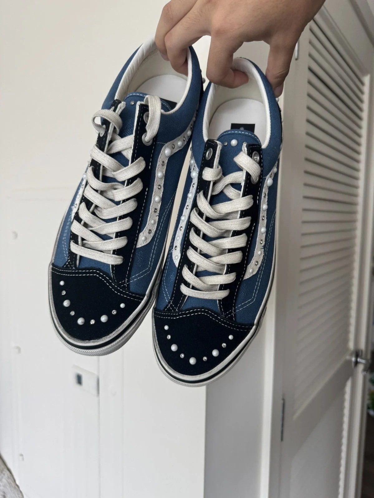 Vans — Pearlized Vans Old Skool 36 — Sneaker — resale