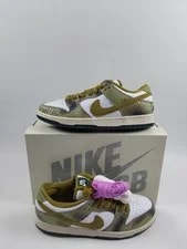 Nike — Nike Alexis Sablone X Dunk SB Low Chameleon — Sneaker — resale