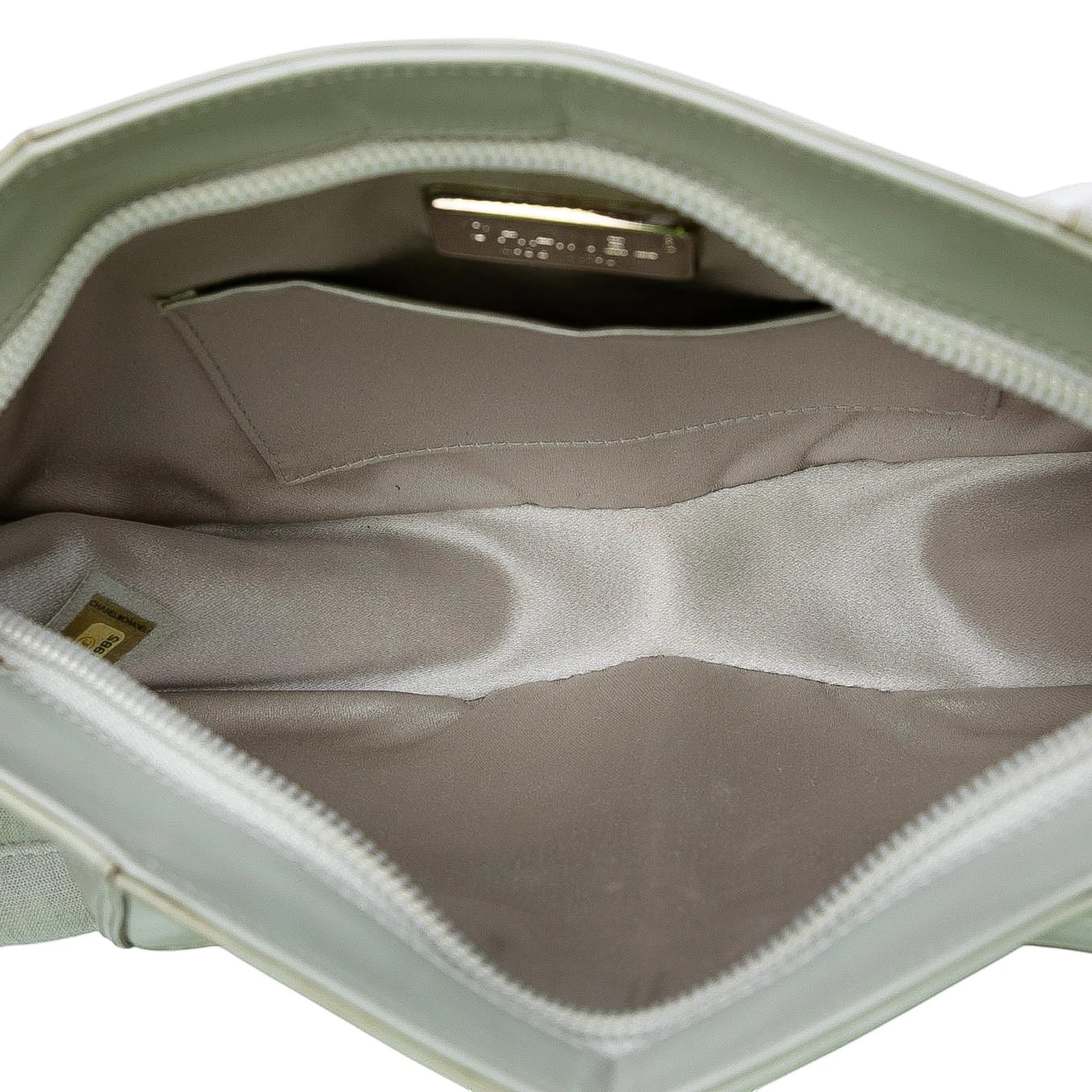 Pearlescent Swim Wristlet 4