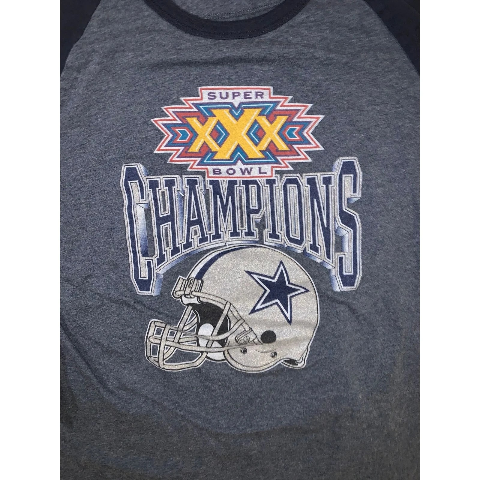 Mitchell & Ness Dallas Cowboys Champions Raglan Shirt — streetwear — resale