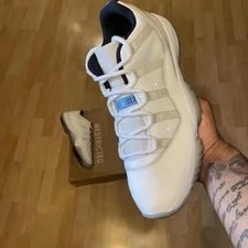 Air Jordan — Air Jordan 11 ‘ Legend ‘ — Sneaker — resale