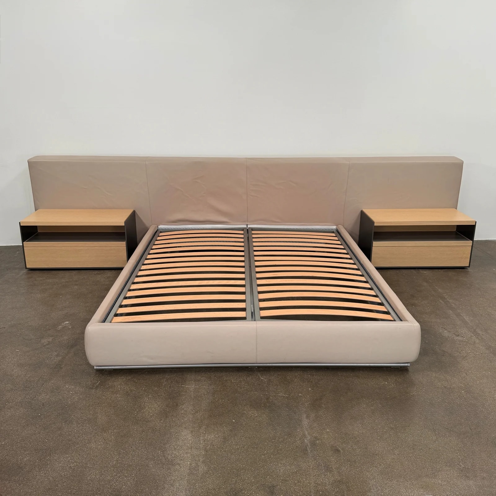Flexform Groundpiece King Size Bed 3