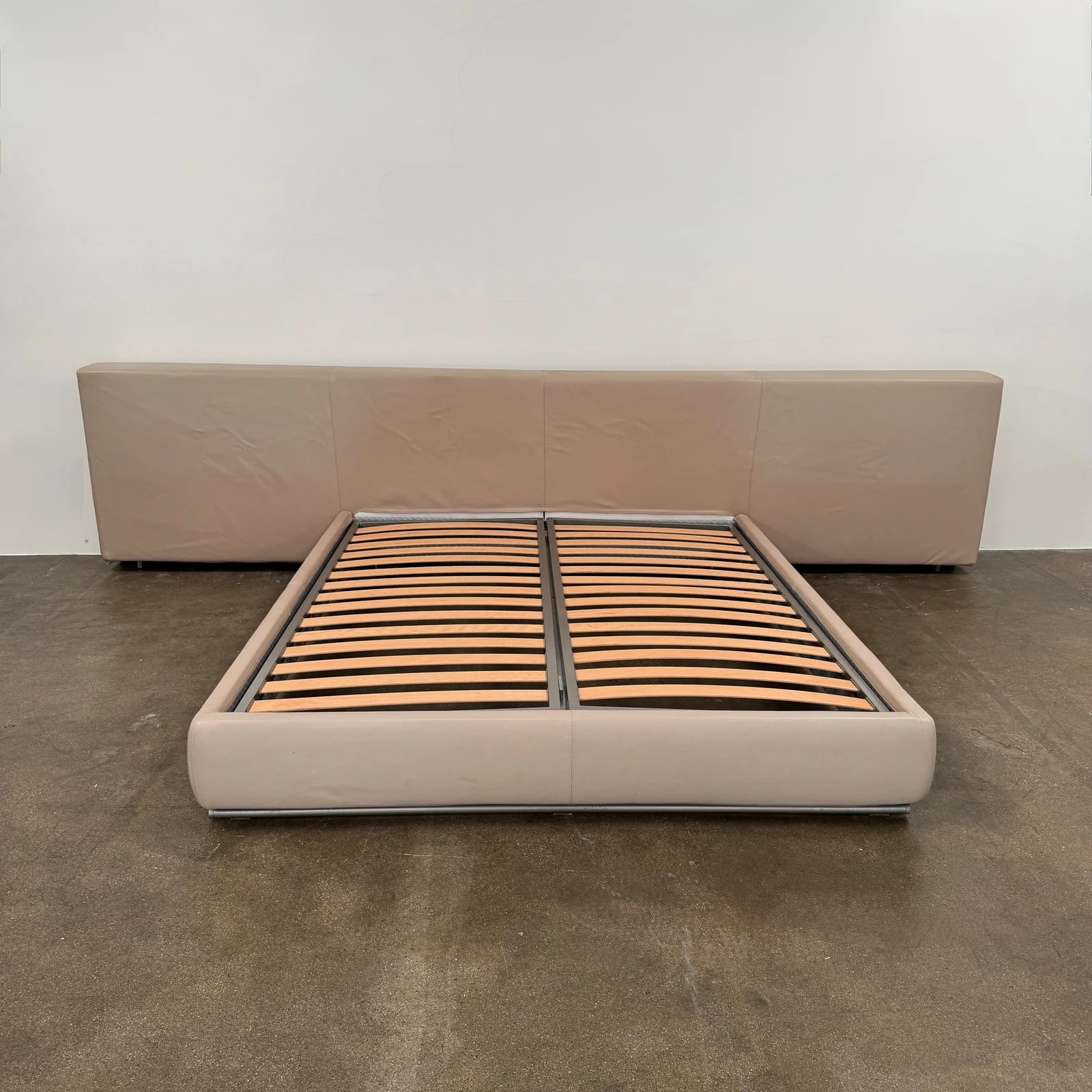 Flexform Groundpiece King Size Bed 4