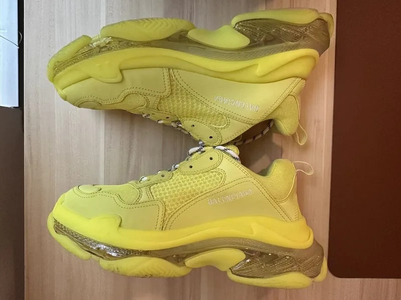 Balenciaga — Balenciaga Triple S Clear Sole - Fluo — Sneaker — resale