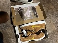 Nike SB — Size 9 Nike SB Dunk Low Brew & Biscuits Note Manchester Skate Shop — Sneaker — resale