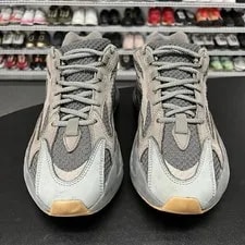 Adidas Yeezy Boost 700 V2 Geode EG6860 ’S 2