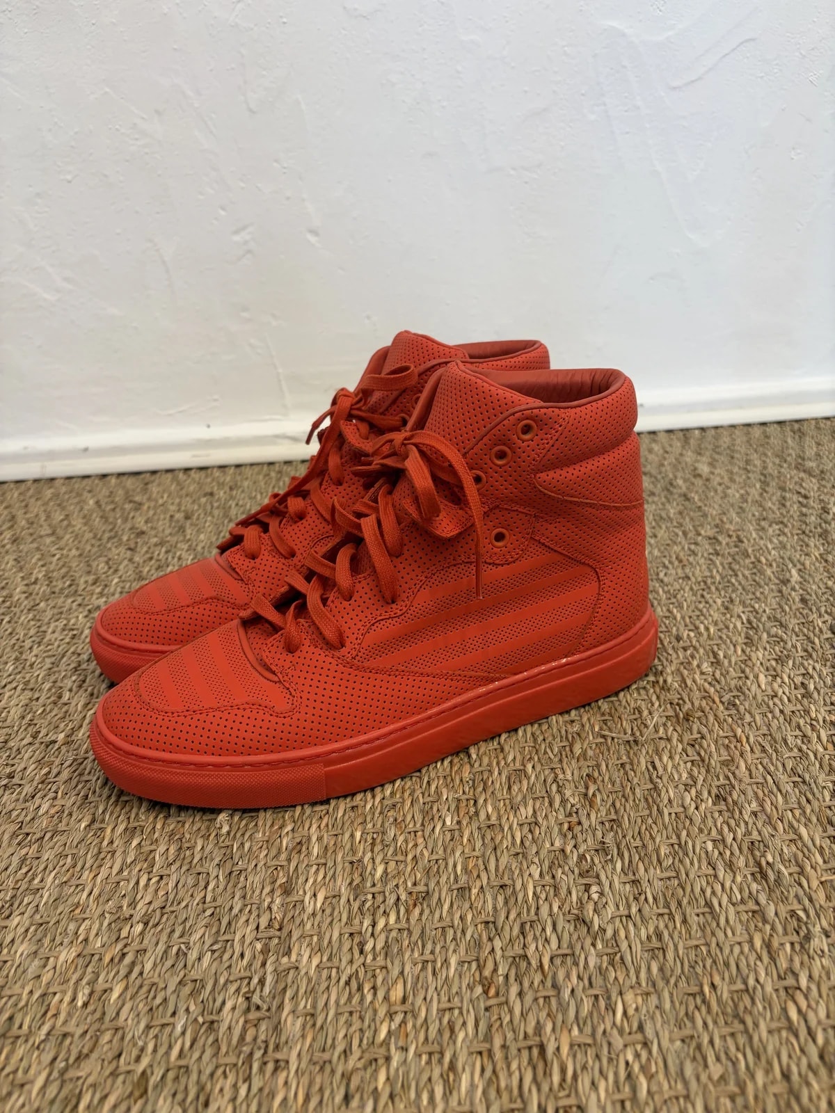 Balenciaga — Basket de Luxe Montante Perforée Balenciaga Arena — Sneaker — resale