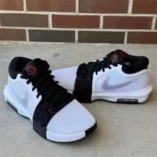 Nike — Nike Lebron Witness 8 VIII Basketball Shoes — Sneaker — resale