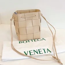 Bottega Veneta — Bottega Veneta Cassette Bucket Crossbody Classic — Handbag — resale