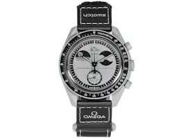 Swatch — Swatch X Omega Bioceramic Mission To Earthphase SO33M700 — Watch — resale