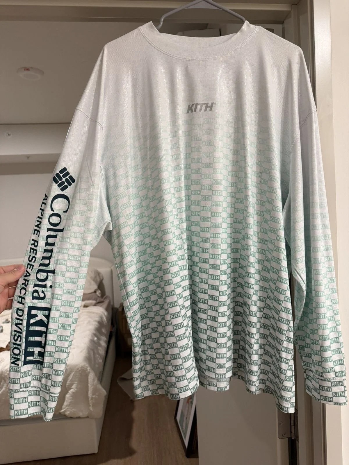 Kith — Kith X Columbia Deflector Long Sleeve — streetwear — resale
