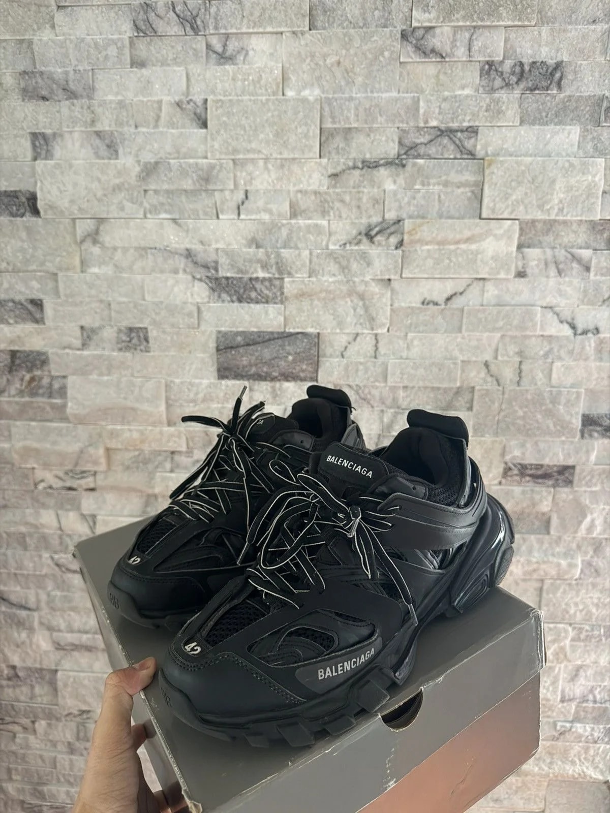 Balenciaga — Balenciaga Track OG Box + Dust Bag + Extra Laces — Sneaker — resale