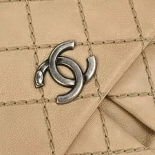 Chanel Beauty Split Pocket Flap 188748 4